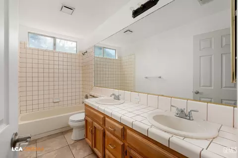 Bath - 3515 Bathurst Ave, Bakersfield, CA 93313 photo 1 of 3