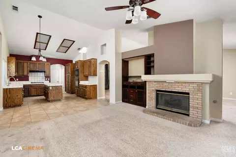 Living - 3515 Bathurst Ave, Bakersfield, CA 93313 photo 4 of 4