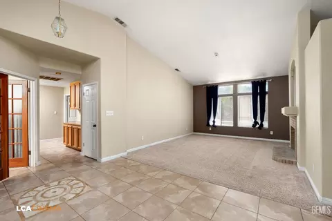 Living - 3515 Bathurst Ave, Bakersfield, CA 93313 photo 2 of 4