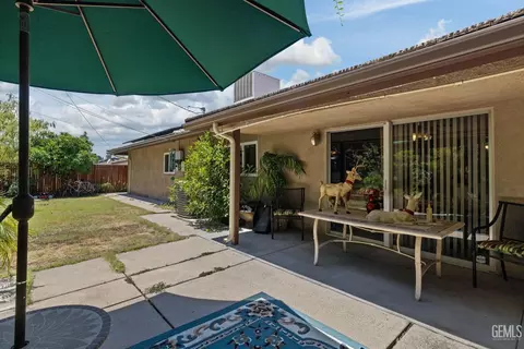 Exterior - 2913 Harmony Dr, Bakersfield, CA 93306 photo 3 of 3