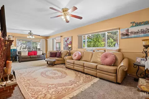 Living - 2913 Harmony Dr, Bakersfield, CA 93306 photo 2 of 2