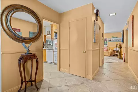 Entry Way - 2913 Harmony Dr, Bakersfield, CA 93306 photo 3 of 3