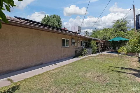 Exterior - 2913 Harmony Dr, Bakersfield, CA 93306 photo 2 of 3