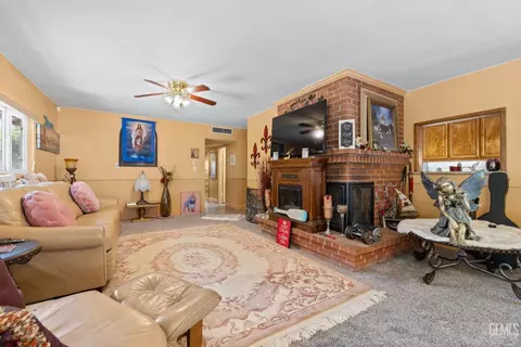 Living - 2913 Harmony Dr, Bakersfield, CA 93306 photo 1 of 2