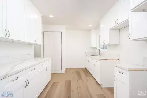Kitchen - 339 E Kildare St, Lancaster, CA 93535 photo 1 of 2
