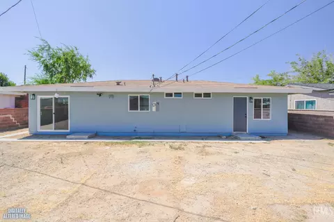 Exterior - 339 E Kildare St, Lancaster, CA 93535 photo 2 of 4