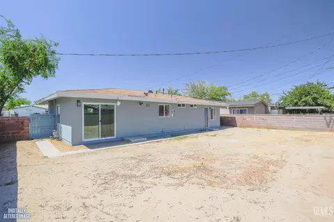 Exterior - 339 E Kildare St, Lancaster, CA 93535 photo 3 of 4