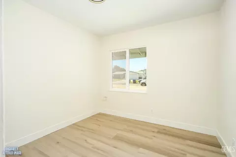 Other - 339 E Kildare St, Lancaster, CA 93535 photo 3 of 5