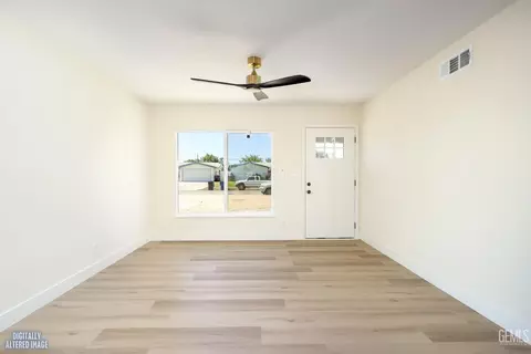 Living - 339 E Kildare St, Lancaster, CA 93535 photo 1 of 2