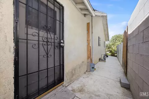 Entry Way - 222 W E St, Tehachapi, CA 93561 photo 1 of 1