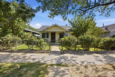 Exterior - 222 W E St, Tehachapi, CA 93561 photo 1 of 6