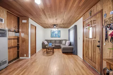 Other - 222 W E St, Tehachapi, CA 93561 photo 3 of 8
