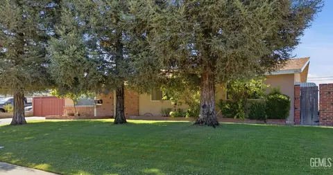 Exterior - 923 Devore Ave, Bakersfield, CA 93308 photo 1 of 5