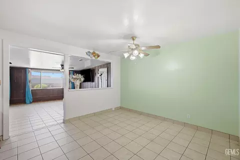 Dining - 923 Devore Ave, Bakersfield, CA 93308 photo 1 of 1
