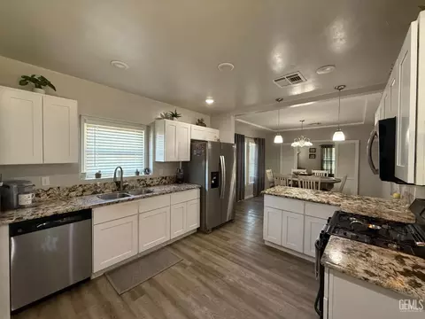Kitchen - 110 E Kern St, Taft, CA 93268 photo 1 of 2