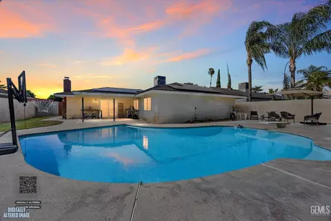 6621 Vancouver Dr, Bakersfield, CA 93309