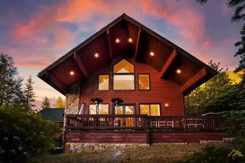 1420 Woodland Dr, Pine Mountain Club, CA 93222