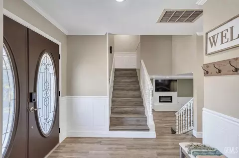 Entry Way - 407 Sierra St, Taft, CA 93268 photo 5 of 5