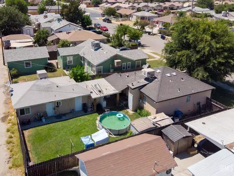 View/Area - 243 E Orange Ave, Shafter, CA 93263 photo 2 of 2