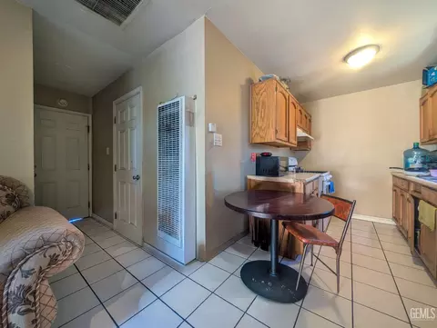 Entry Way - 243 E Orange Ave, Shafter, CA 93263 photo 1 of 1