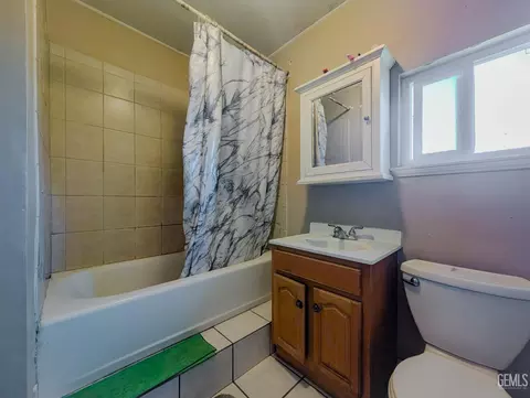 Bath - 243 E Orange Ave, Shafter, CA 93263 photo 2 of 2