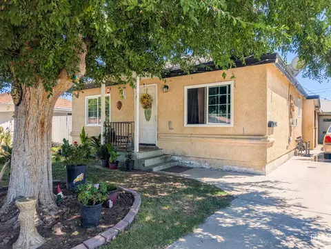 Exterior - 243 E Orange Ave, Shafter, CA 93263 photo 2 of 3