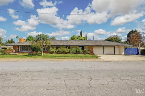 2444 Pine St, Bakersfield, CA 93301 photo 63