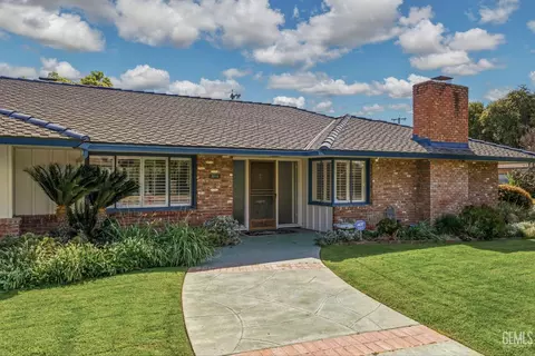 2444 Pine St, Bakersfield, CA 93301 photo 9