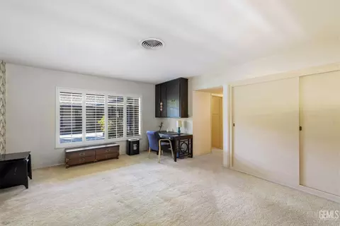 2444 Pine St, Bakersfield, CA 93301 photo 32
