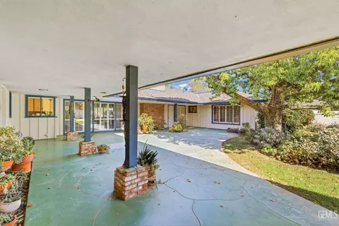 2444 Pine St, Bakersfield, CA 93301 photo 54