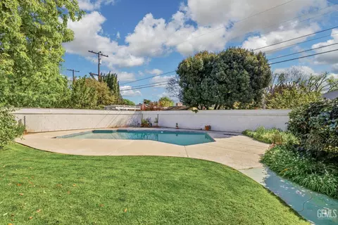 2444 Pine St, Bakersfield, CA 93301 photo 58