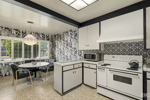 2444 Pine St, Bakersfield, CA 93301 photo 27