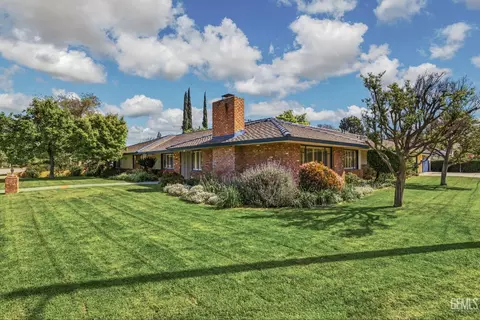 2444 Pine St, Bakersfield, CA 93301 photo 3