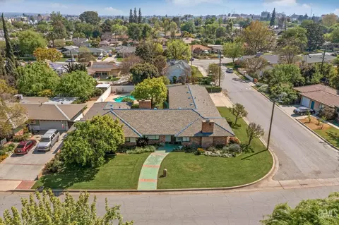 2444 Pine St, Bakersfield, CA 93301 photo 5
