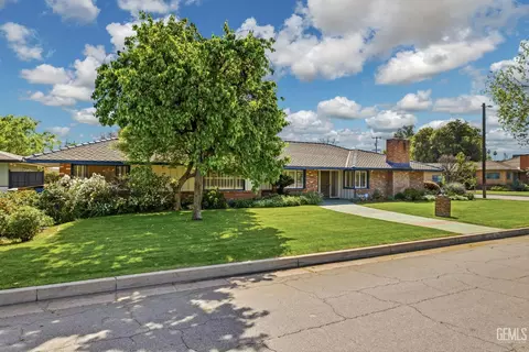 2444 Pine St, Bakersfield, CA 93301 photo 4