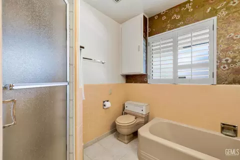 2444 Pine St, Bakersfield, CA 93301 photo 43