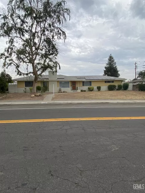 3000 Olympic Dr, Bakersfield, CA 93308