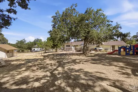 Exterior - 27320 War Admiral Ct, Tehachapi, CA 93561 photo 8 of 11