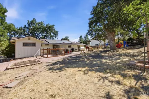 Exterior - 27320 War Admiral Ct, Tehachapi, CA 93561 photo 3 of 11