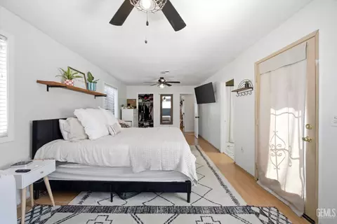Bedroom - 27320 War Admiral Ct, Tehachapi, CA 93561 photo 2 of 4