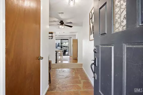 Entry Way - 27320 War Admiral Ct, Tehachapi, CA 93561 photo 1 of 4