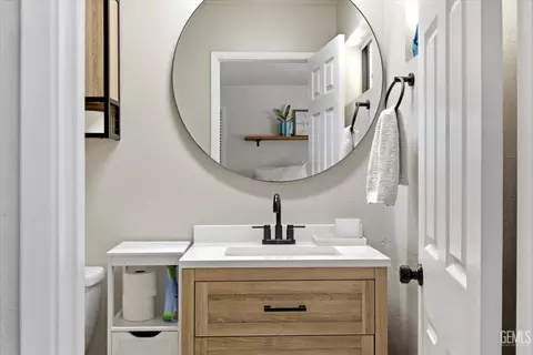 Bath - 27320 War Admiral Ct, Tehachapi, CA 93561 photo 3 of 3