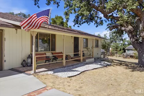 Exterior - 27320 War Admiral Ct, Tehachapi, CA 93561 photo 5 of 11