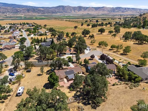 View/Area - 27320 War Admiral Ct, Tehachapi, CA 93561 photo 3 of 4