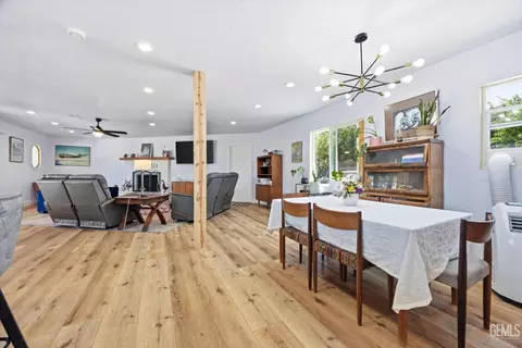 Dining - 814 Bamboo Ct, Tehachapi, CA 93561 photo 1 of 4