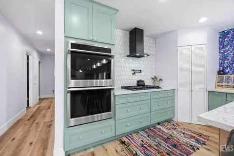 Kitchen - 814 Bamboo Ct, Tehachapi, CA 93561 photo 7 of 9