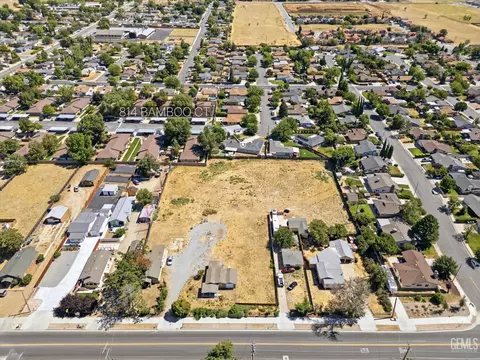 View/Area - 814 Bamboo Ct, Tehachapi, CA 93561 photo 3 of 4