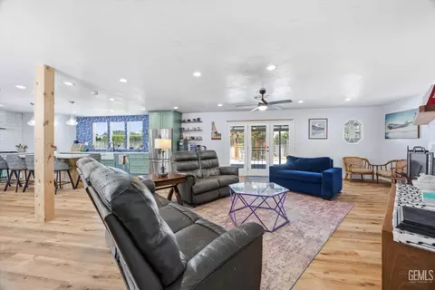 Living - 814 Bamboo Ct, Tehachapi, CA 93561 photo 5 of 5