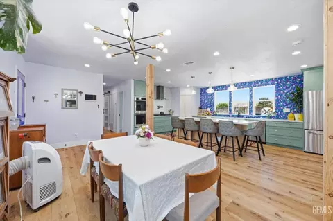 Dining - 814 Bamboo Ct, Tehachapi, CA 93561 photo 3 of 4