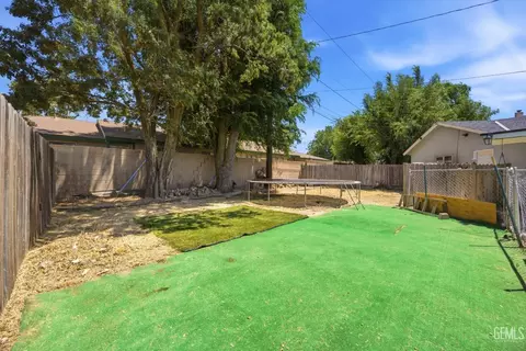Exterior - 814 Bamboo Ct, Tehachapi, CA 93561 photo 7 of 10